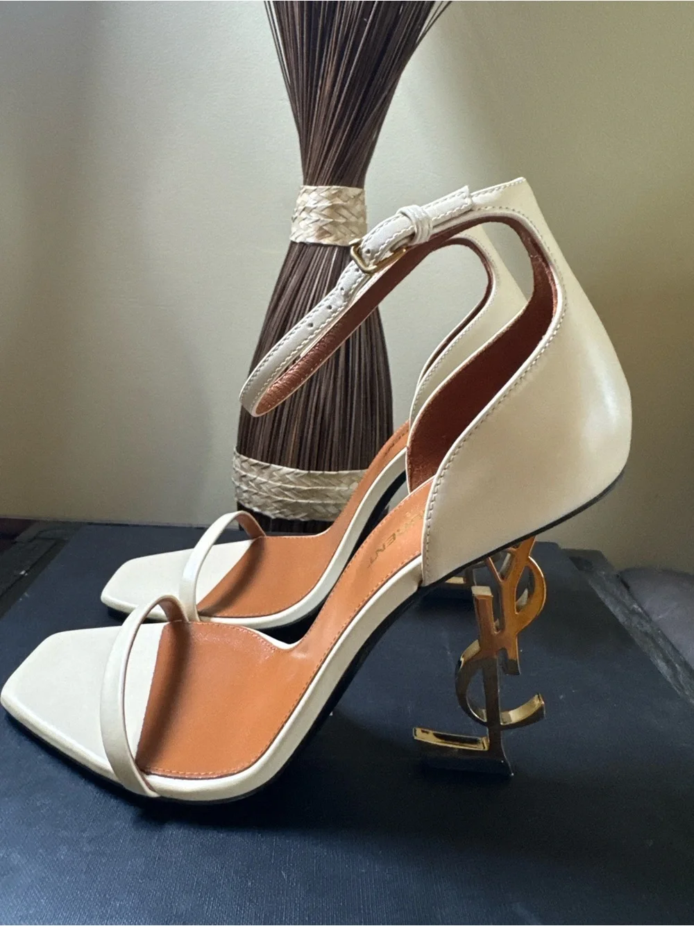 Saint Laurent Cream Opyum 110 YSL Heels NIB
